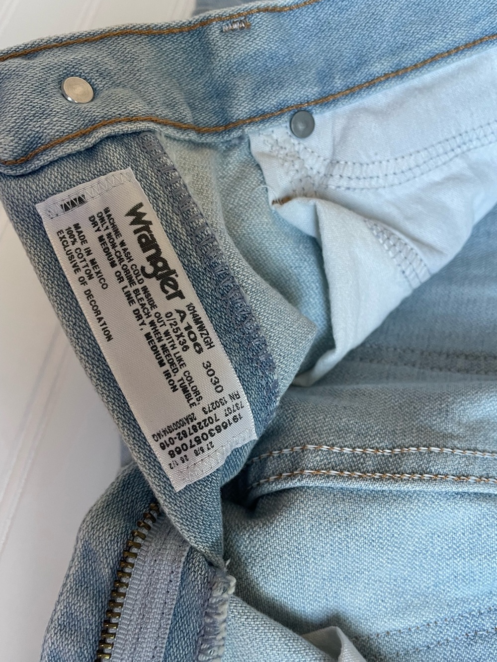 NEW Wrangler Women Cowboy Cut Slim Bleach Jeans 0/25x 36 Western Country Cowgirl - Picture 10 of 15